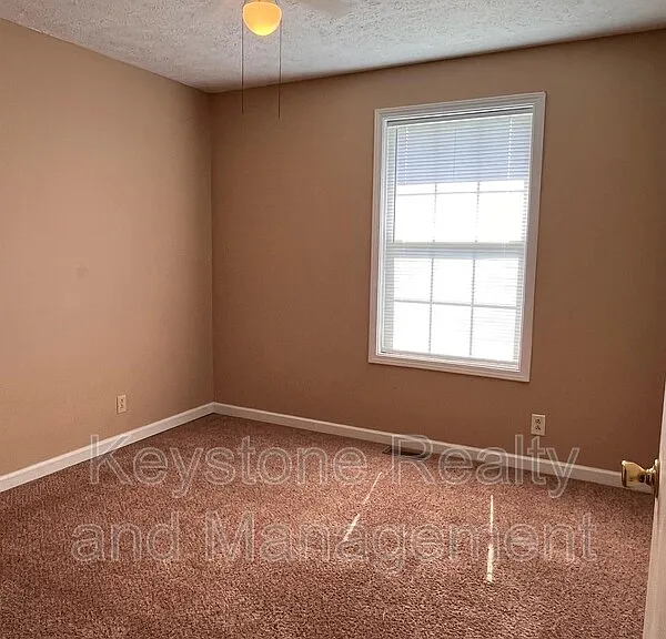 665 Artic Ave — Photo 9