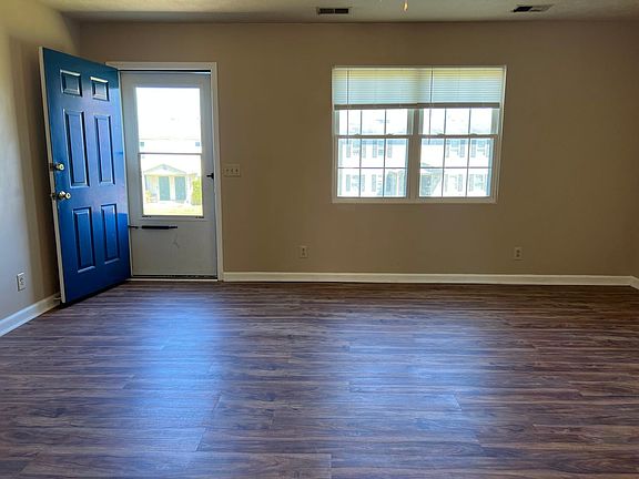 2nd image of 1719 Lynn Dr #19