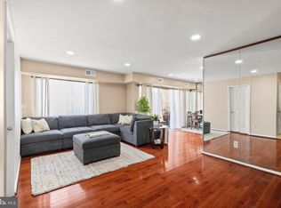 2905 Charing Cross Rd #10/12, Falls Church, VA 22042