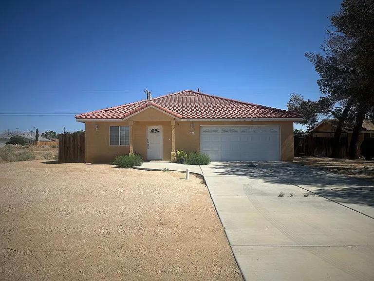 7401 Xavier Ave — Photo 1
