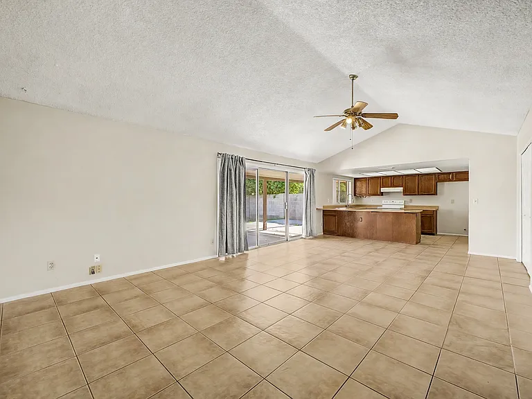 5733 W Mescal St — Photo 7