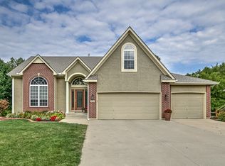 514 Brookwood Ln, Raymore, MO 64083