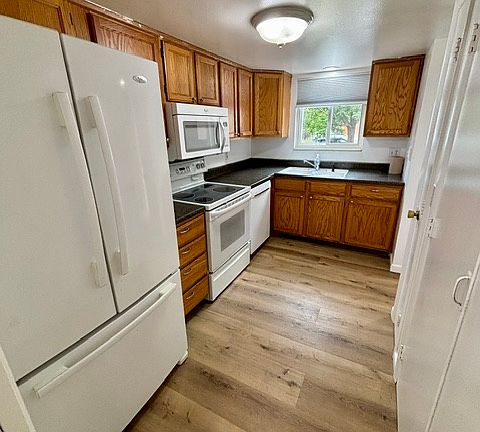 4th image of 83 S Newland Ct