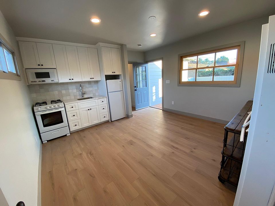 1st image of 814 Portola Ave