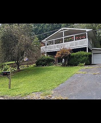 2nd image of 21264 Lakeshore Dr