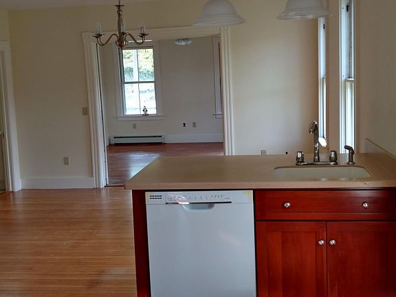 Kitchen Island (has space for 2-3 place settings)