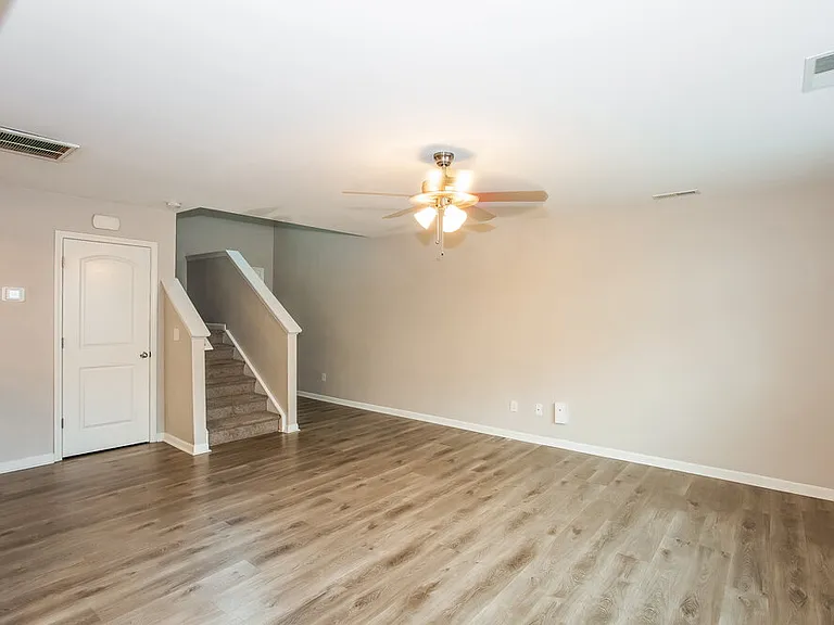 1083 Manston Pl SW — Photo 6