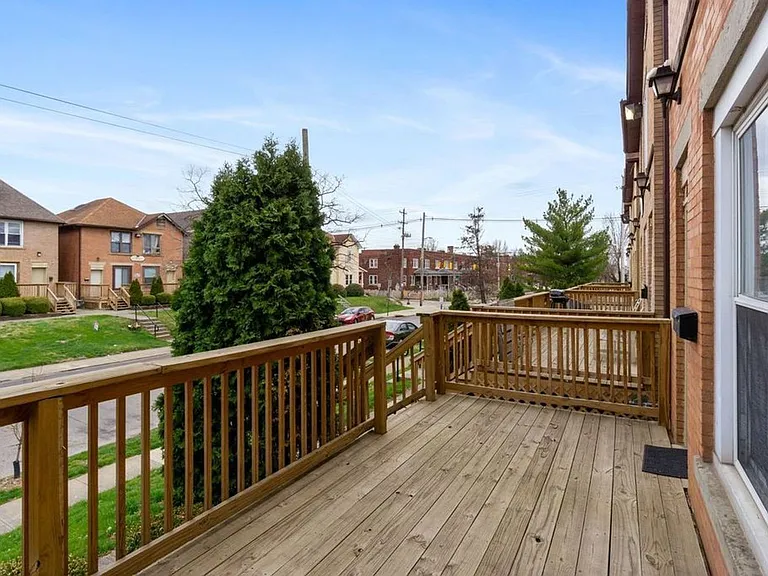 1373 Indianola Ave — Photo 29