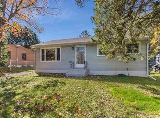 2849 Hutchinson Rd, Duluth, MN 55811