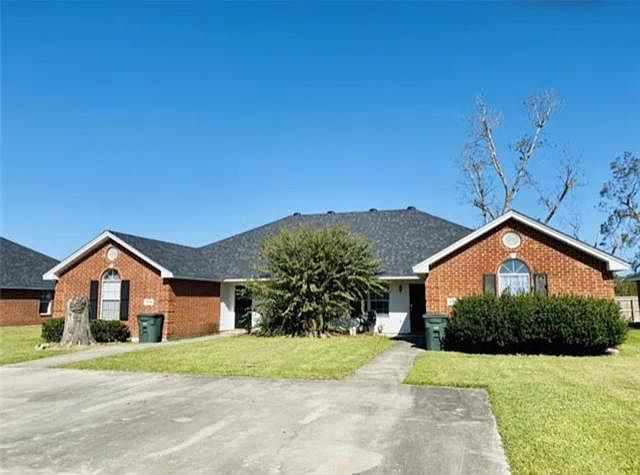 1st image of 1512 N Vintage Ln