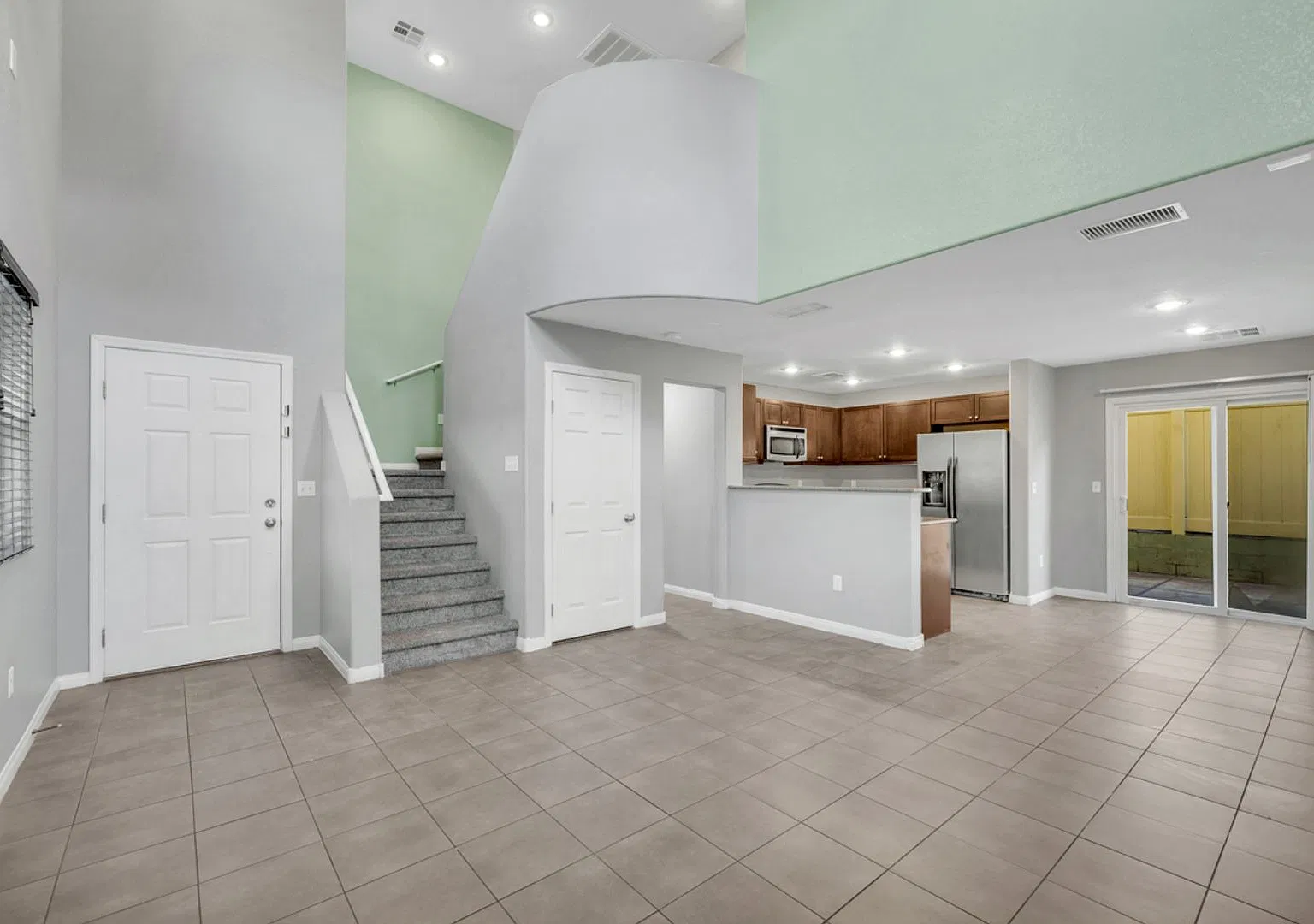 Beautiful Two-Story Home with Soaring Ceilings and Abundant Natural Light! — Photo 4