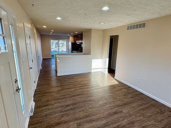 4th image of 4325 & 4327 Cherryhurst Dr
