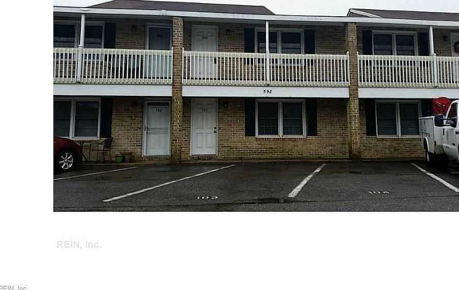1st image of 598 Pinewood Dr APT 204