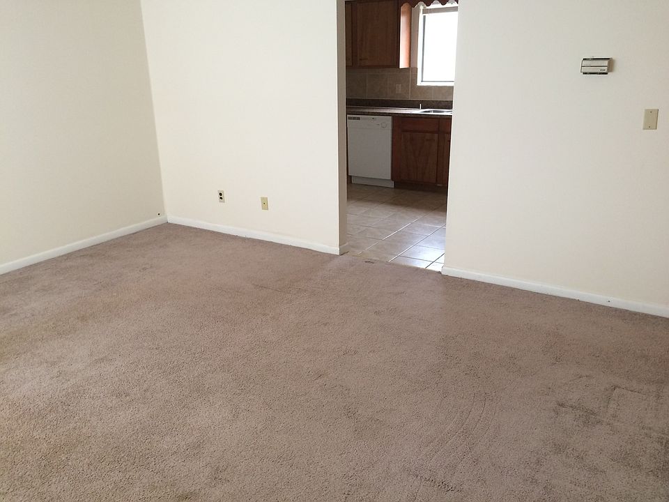1st image of 1572 Main St APT 3