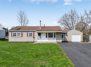 17 Arbor Dr, New Hartford, NY 13413
