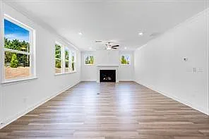 4 bed, 3.5 bath, 2696 sqft, $3,100 — Photo 2