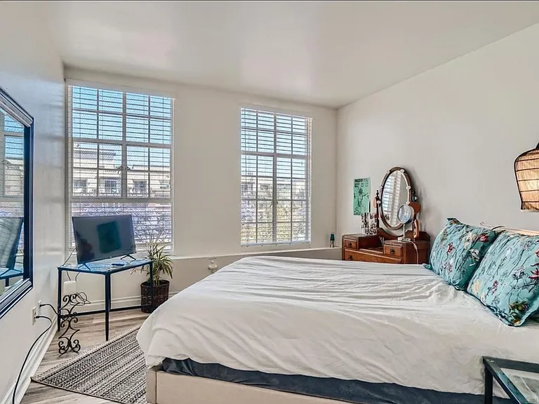 702 Ash St #203 — Photo 15