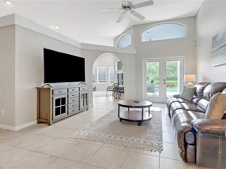 6773 Southern Oak Ct — Photo 7