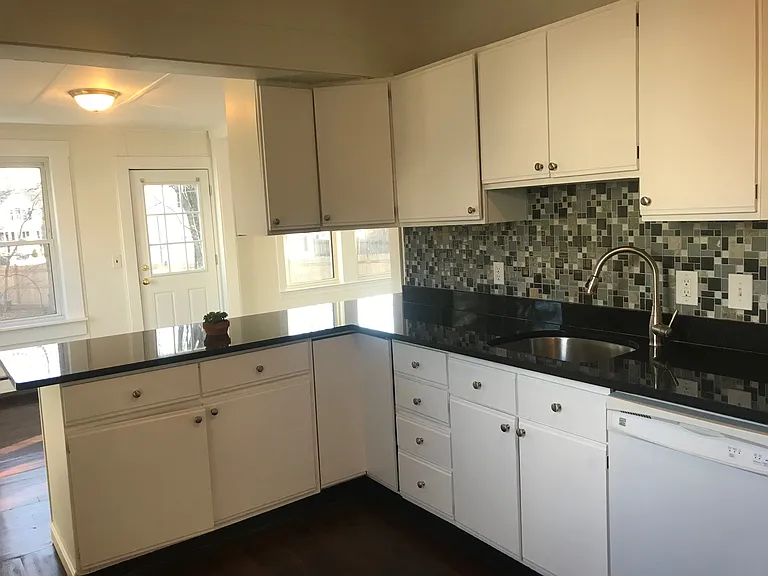 218 Hartford St #A — Photo 5