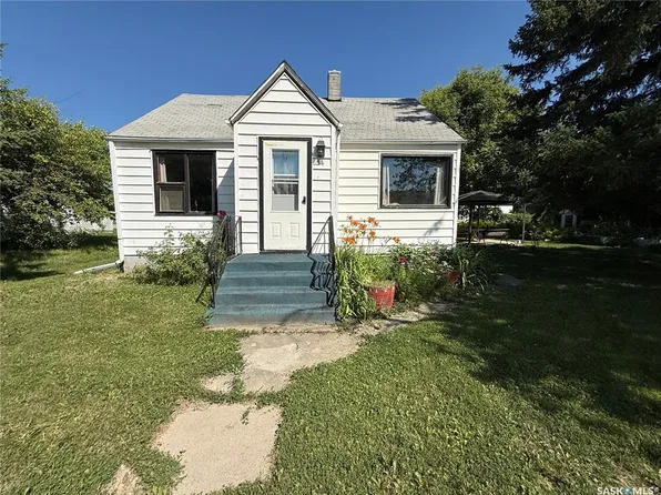 34 & 36 Goode STREET, Quill Lake, SK S0A 3E0