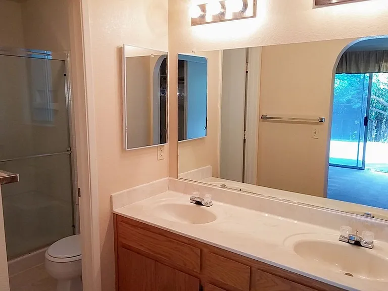 604 Alamine Dr — Photo 16