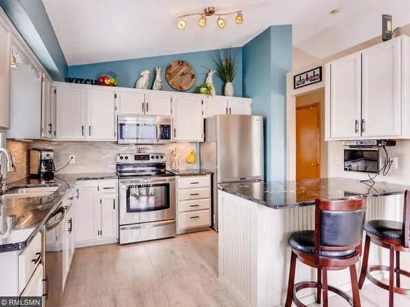 6809 Setzler Pkwy N, Brooklyn Park, MN 55445