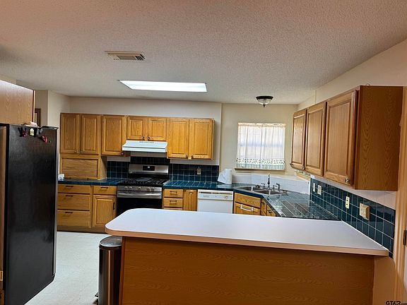 5th image of 1686 County Road 4131 N