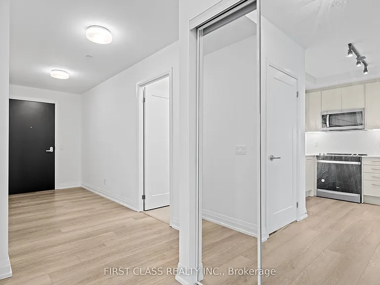 286 Main St #Penthouse 1 — Photo 4