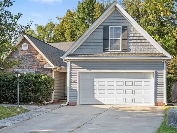 40 Quartz Ct, Gibsonville, NC 27249