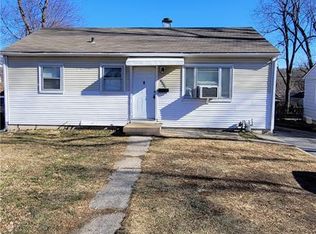 2349 S Englewood Ct, Independence, MO 64052