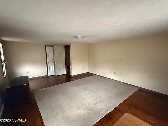 2nd image of 540 Monroe St