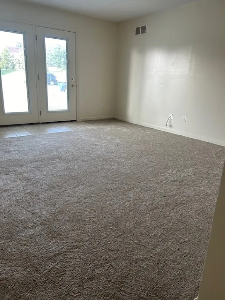 2 bed, 1.5 bath, 1394 sqft, $1,100 — Photo 3