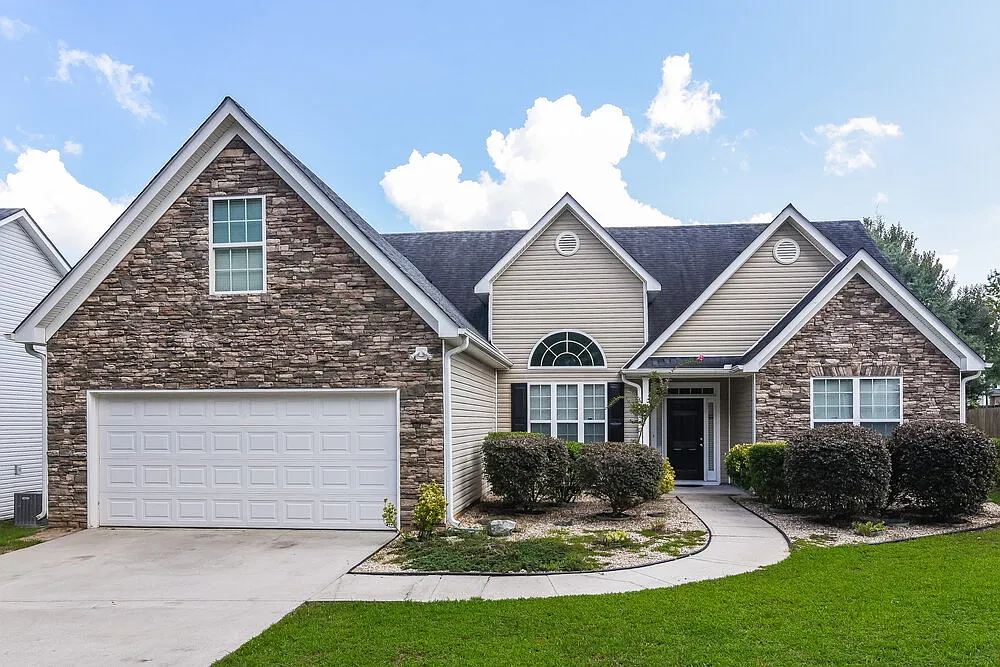 3 bed, 2.0 bath, 1928 sqft, $2,225 — Photo 1