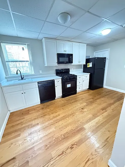 3 bed, 1.5 bath, $2,950 — Photo 4