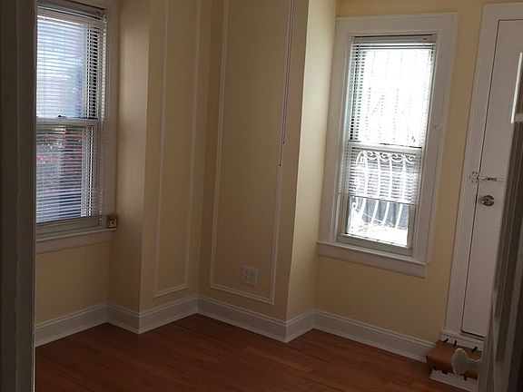4th image of 44 Prospect Park SW #2