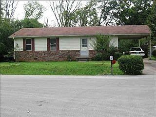1st image of 1222 Oakwood Dr