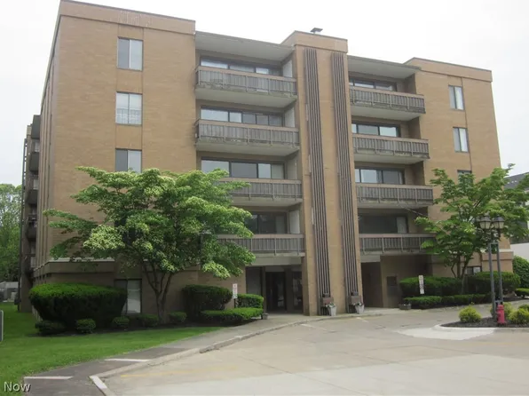 22555 Center Ridge Rd APT 204, Rocky River, OH 44116