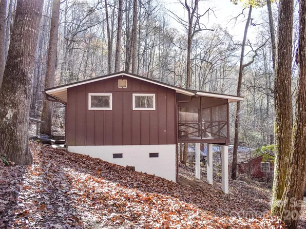 939 Bear Cove Cir, Bryson City, NC 28713