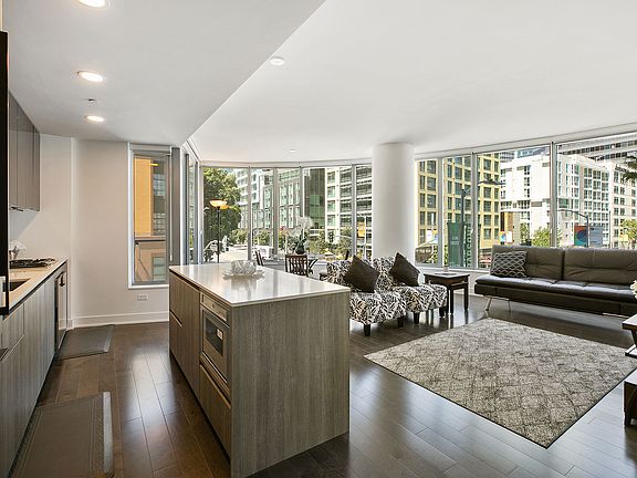 5th image of 201 Folsom St APT 3A