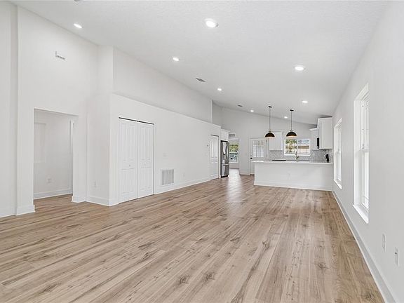 5th image of 2301 HIGHLAND STREET S