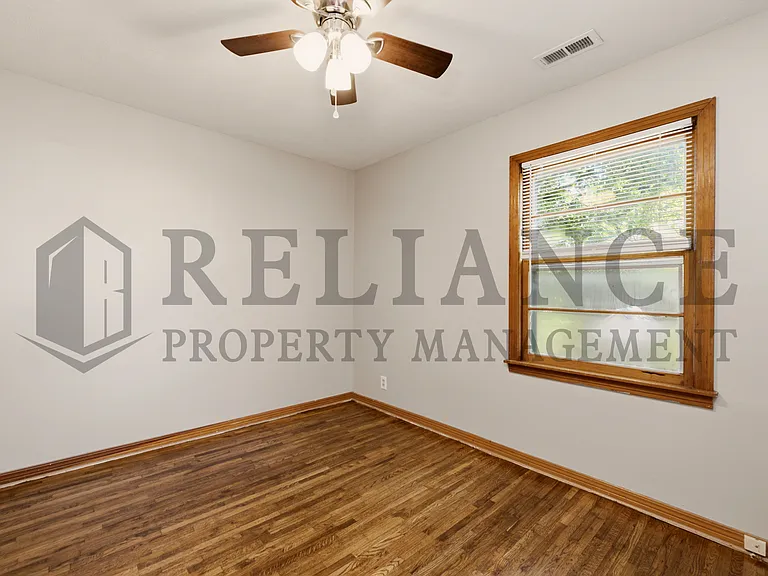 1620 E Selma St — Photo 43