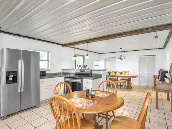 3794 Earlston Rd, Graceville, FL 32440