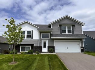 440 Valley Dr W, Annandale, MN 55302