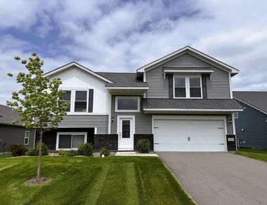 520 Valley Dr W, Annandale, MN, 55302