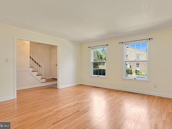 5th image of 9309 Marycrest St