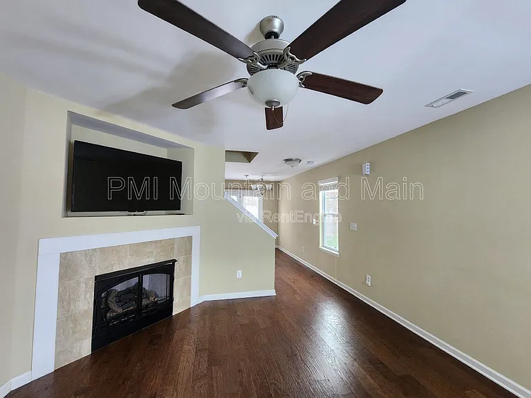 19 Barnett Shoals Dr — Photo 5