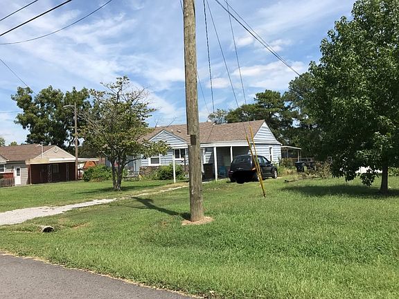 2nd image of 927 Lemont Dr