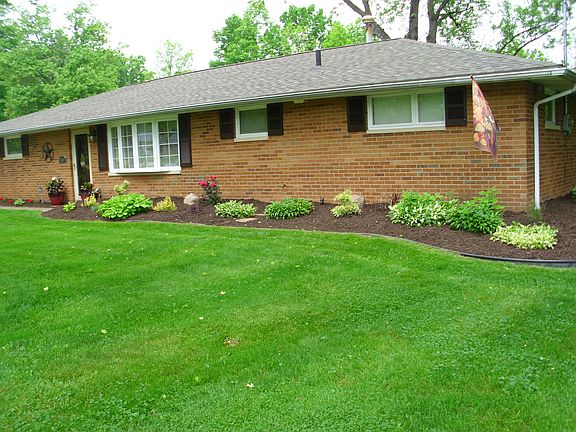 5th image of 1309 Laurel Dr