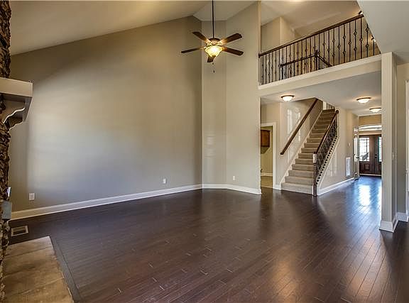 5th image of 320 Sword Ln #94