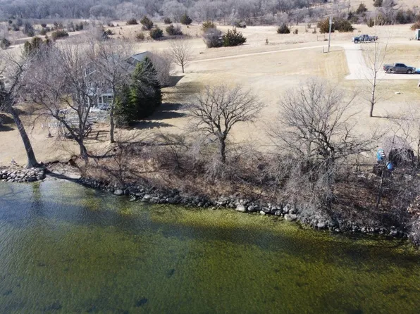 13380 Cameron Cove Rd, Wilmot, SD 57279